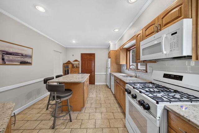 4 Allen Place, Melrose, MA 02176