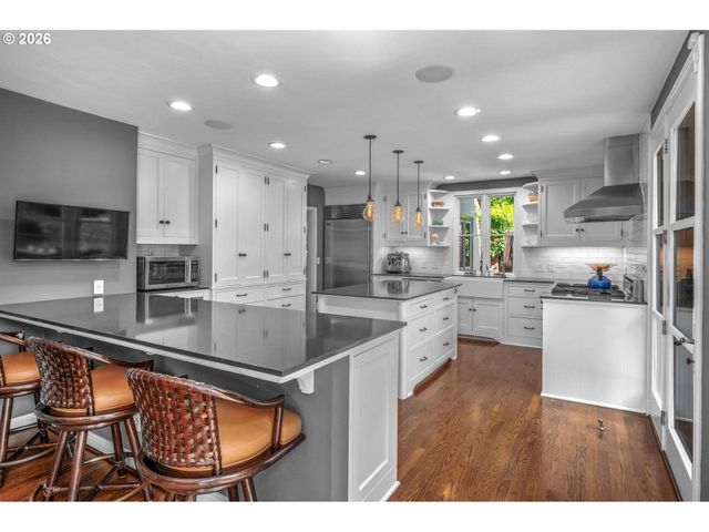 5020 Sw HUMPHREY Blvd, Portland, OR 97221