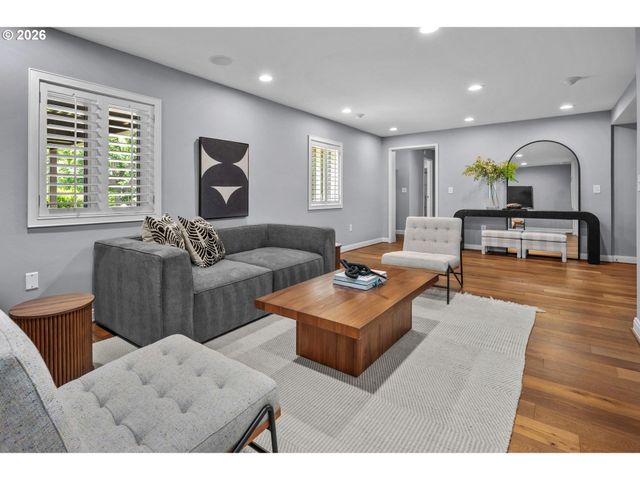 5020 Sw HUMPHREY Blvd, Portland, OR 97221