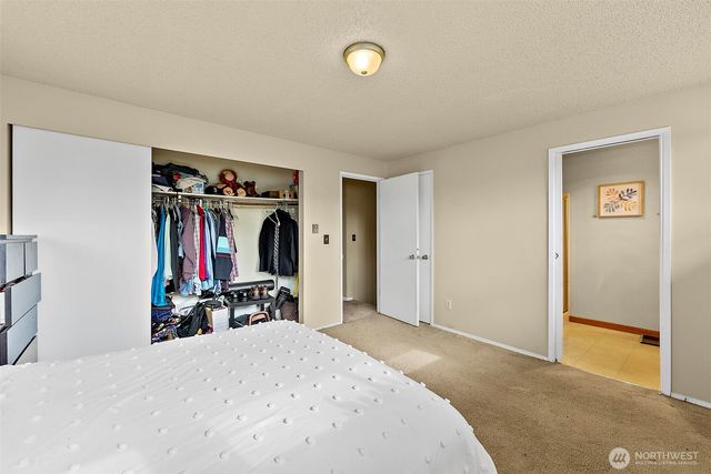 21043 120th Place SE, Kent, WA 98031