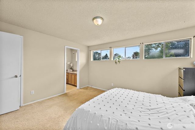 21043 120th Place SE, Kent, WA 98031
