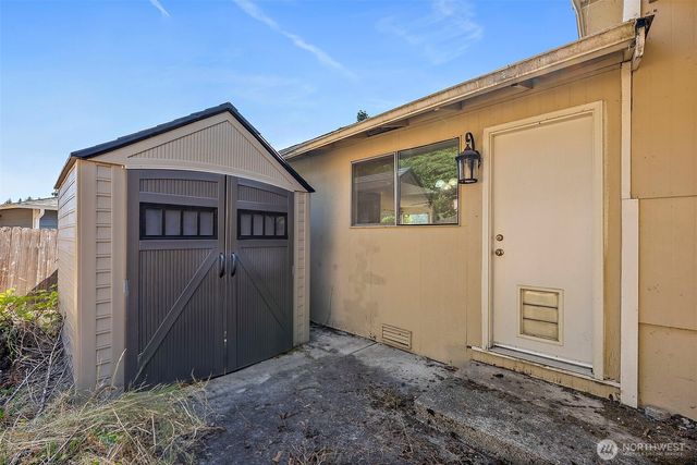 21043 120th Place SE, Kent, WA 98031