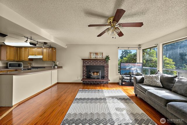 21043 120th Place SE, Kent, WA 98031
