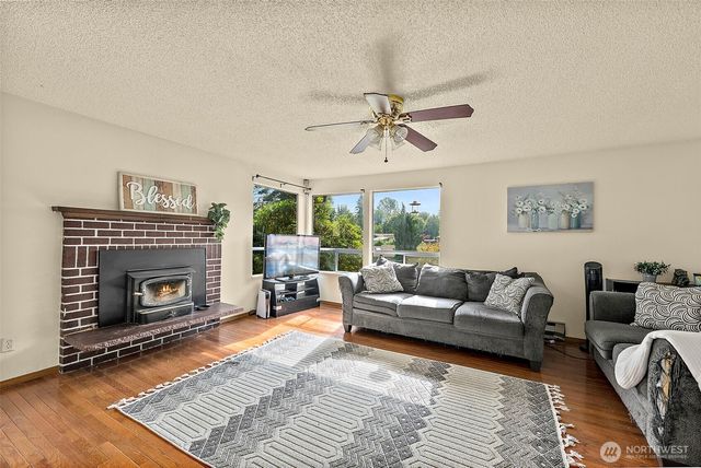 21043 120th Place SE, Kent, WA 98031