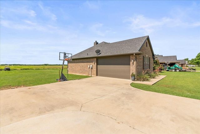612 Fawn Trail, Tioga, TX 76271
