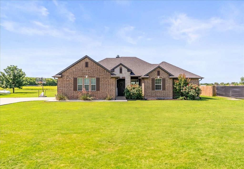 612 Fawn Trail, Tioga, TX 76271