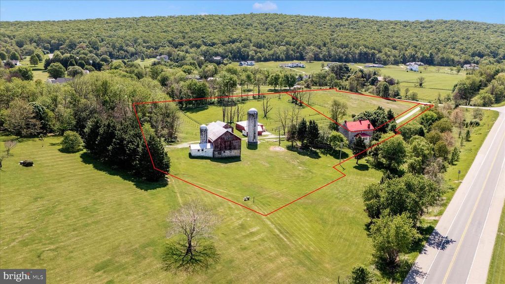 Image 1 of property listing at 20504 AND 20508 GAPLAND RD, Rohrersville, MD 21779