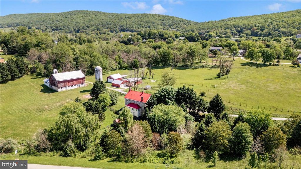 Image 7 of property listing at 20504 AND 20508 GAPLAND RD, Rohrersville, MD 21779