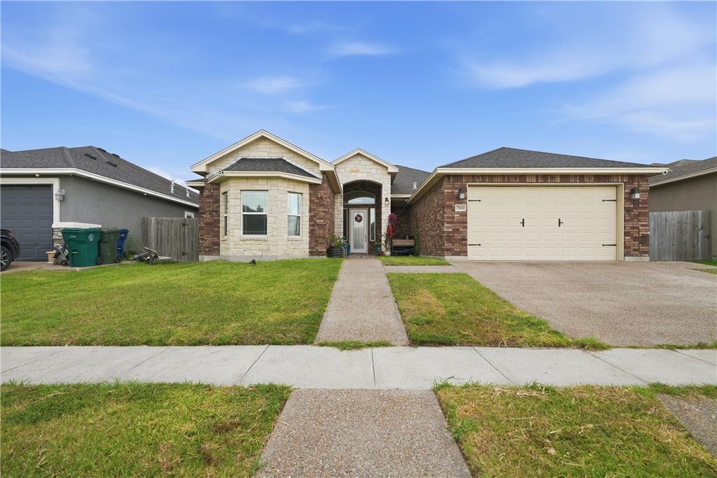 7961 Snake River Dr, Corpus Christi, TX 78414 — exterior