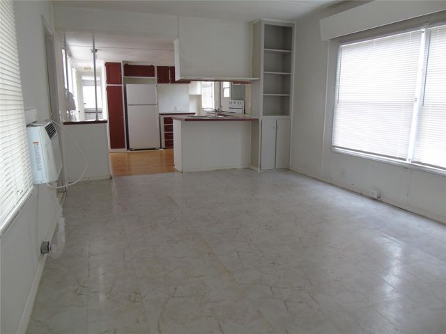 910 Bunton LN D, Uhland, TX 78640