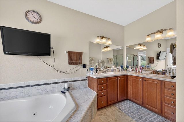 N60W27257 Trappers RUN, Sussex, WI 53089