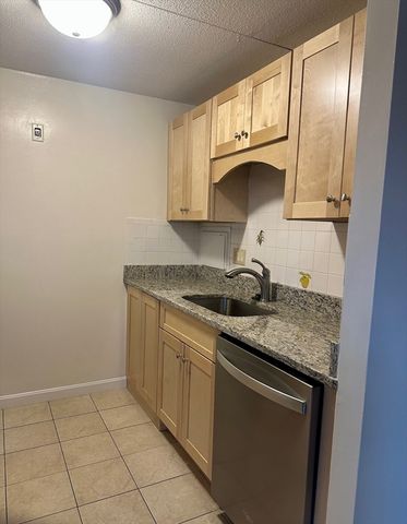 70 Nicholas Rd 4, Framingham, MA 01701