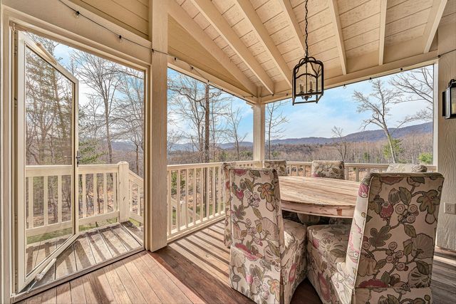 5464 Ridgelea Estates DR, Roanoke, VA 24018