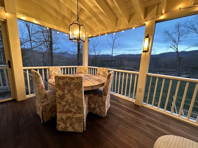 5464 Ridgelea Estates DR, Roanoke, VA 24018