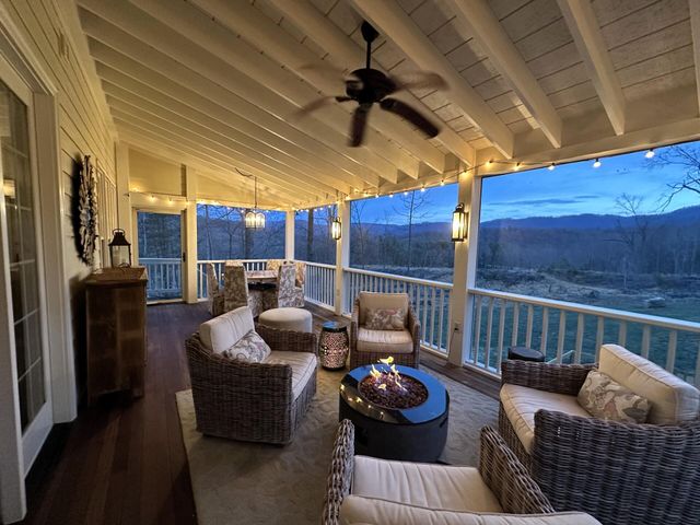 5464 Ridgelea Estates DR, Roanoke, VA 24018