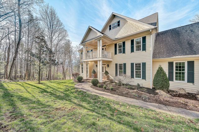 5464 Ridgelea Estates DR, Roanoke, VA 24018