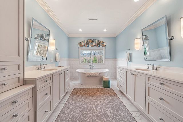 5464 Ridgelea Estates DR, Roanoke, VA 24018