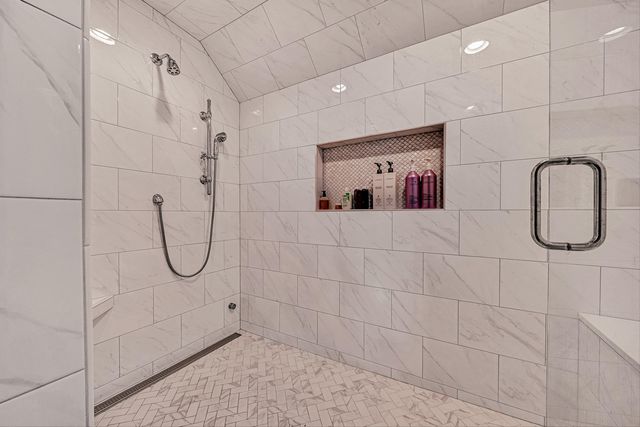 5464 Ridgelea Estates DR, Roanoke, VA 24018