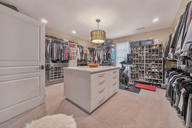 5464 Ridgelea Estates DR, Roanoke, VA 24018