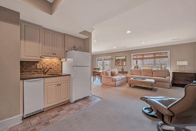 5464 Ridgelea Estates DR, Roanoke, VA 24018