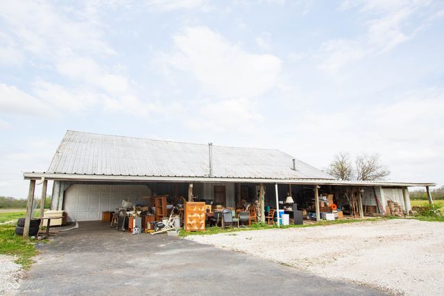 8335 N 750 W, Fairland, IN 46126