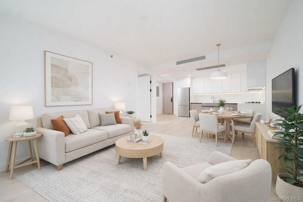 14449 Northern Boulevard 325, Flushing, NY 11354