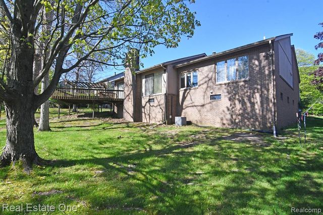 20080 Longridge Court, Northville, MI 48167