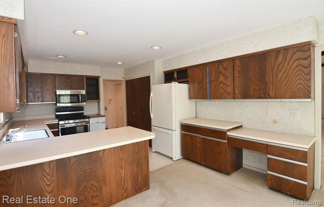20080 Longridge Court, Northville, MI 48167