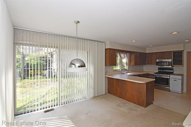 20080 Longridge Court, Northville, MI 48167