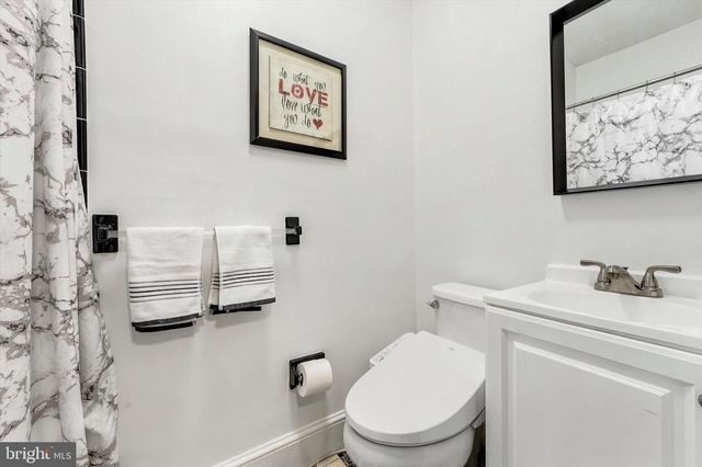 1229 BON AIR RD, Havertown, PA 19083
