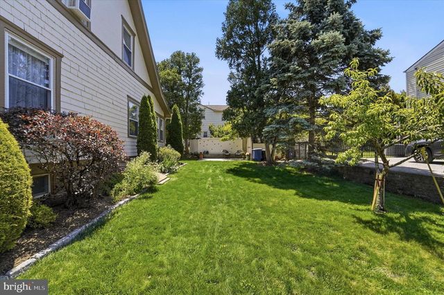 1229 BON AIR RD, Havertown, PA 19083