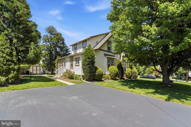 1229 BON AIR RD, Havertown, PA 19083