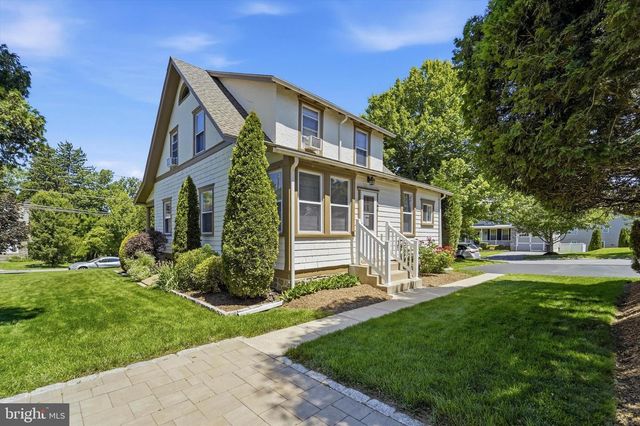 1229 BON AIR RD, Havertown, PA 19083
