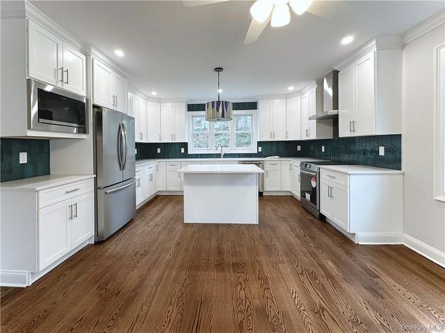 32 General Heath Avenue, White Plains, NY 10603