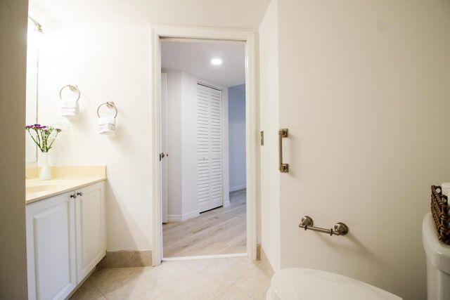 1200 Crestwood Court S 1204, Royal Palm Beach, FL 33411