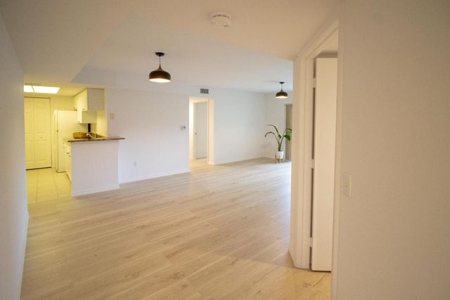 1200 Crestwood Court S 1204, Royal Palm Beach, FL 33411