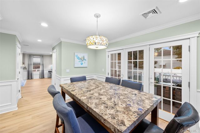 122 Linton Avenue, Lindenhurst, NY 11757