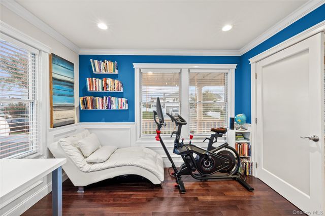 122 Linton Avenue, Lindenhurst, NY 11757