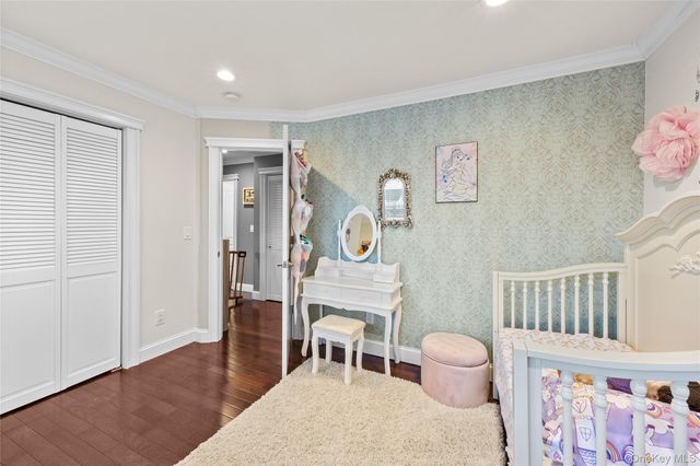122 Linton Avenue, Lindenhurst, NY 11757