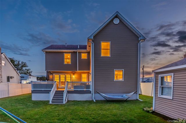 122 Linton Avenue, Lindenhurst, NY 11757