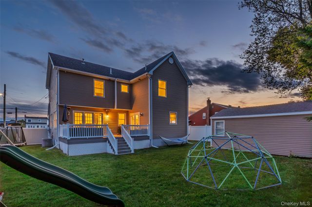 122 Linton Avenue, Lindenhurst, NY 11757