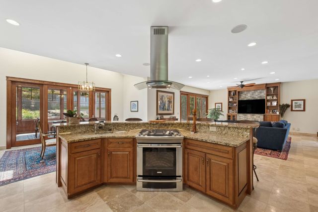 2115 Sharondale Dr, Nashville, TN 37215