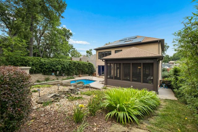 2115 Sharondale Dr, Nashville, TN 37215