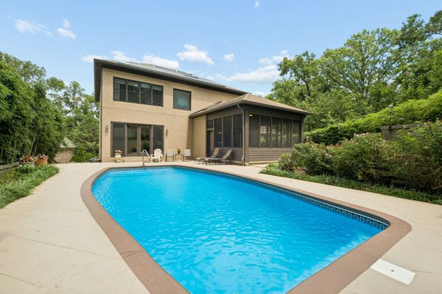 2115 Sharondale Dr, Nashville, TN 37215