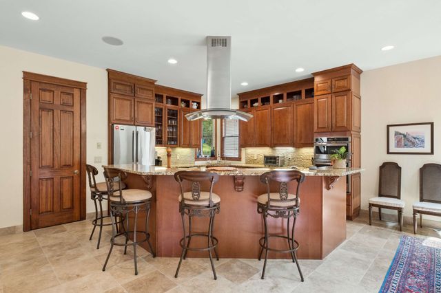 2115 Sharondale Dr, Nashville, TN 37215