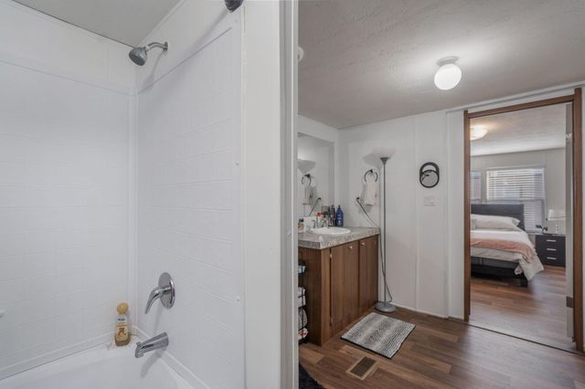 8401 Pan American NE 320, Albuquerque, NM 87113