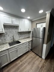 21 3rd Street APT 2, Waterbury, CT 06708