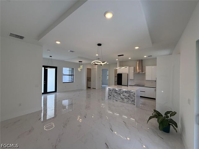 3203 21st ST W, Lehigh Acres, FL 33971