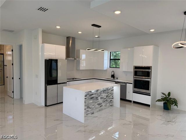 3203 21st ST W, Lehigh Acres, FL 33971