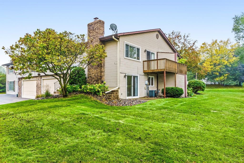 10394 Balsam Lane, Eden Prairie, MN 55347 — exterior